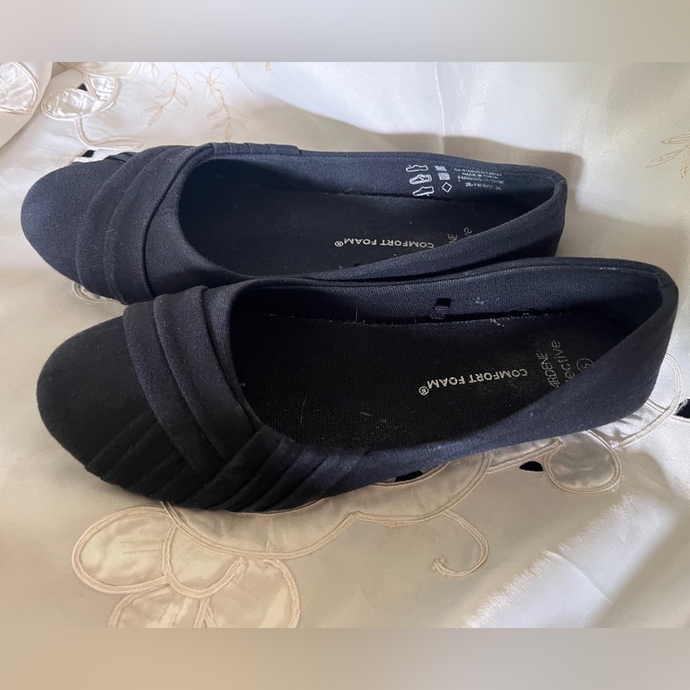 Black Slip-On Flats size 5
